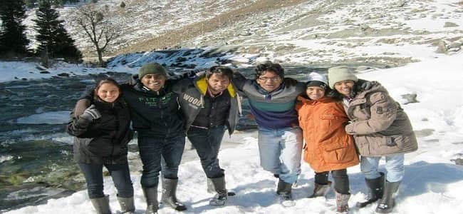 make my trip kashmir family package