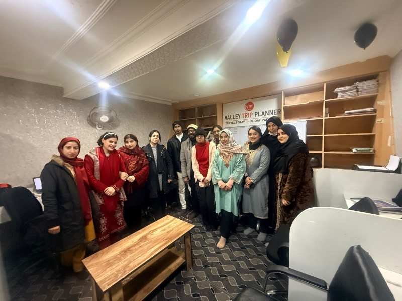 Travel planner creating Kashmir and Ladakh itinerary