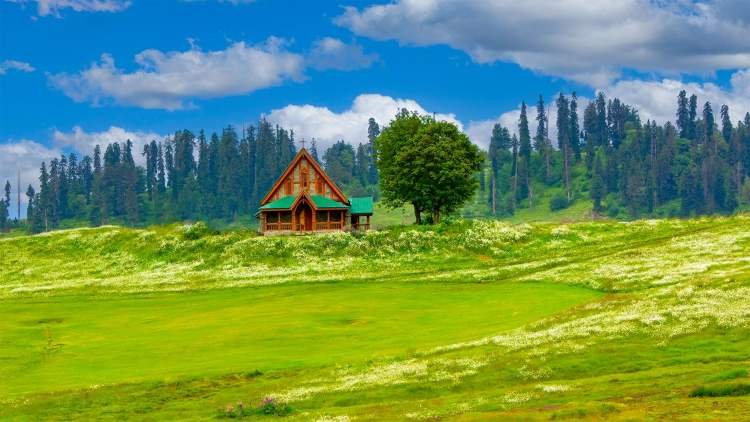 Dal Lake houseboat night on a Kashmir 4 nights 5 days package