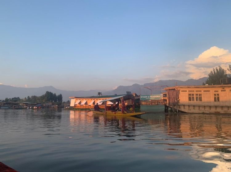 t: Dal Lake houseboat night on a Srinagar trip